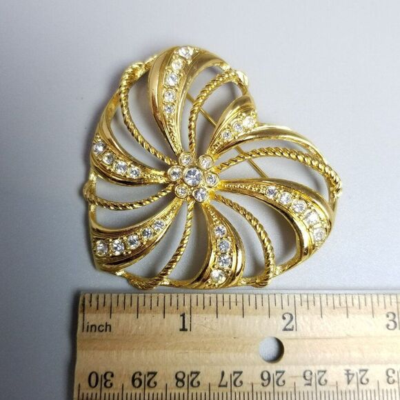 Vintage Avon Large Heart Shape Brooch, Gold Tone Rhinestone Signed Lapel Pin - Picture 5 of 7